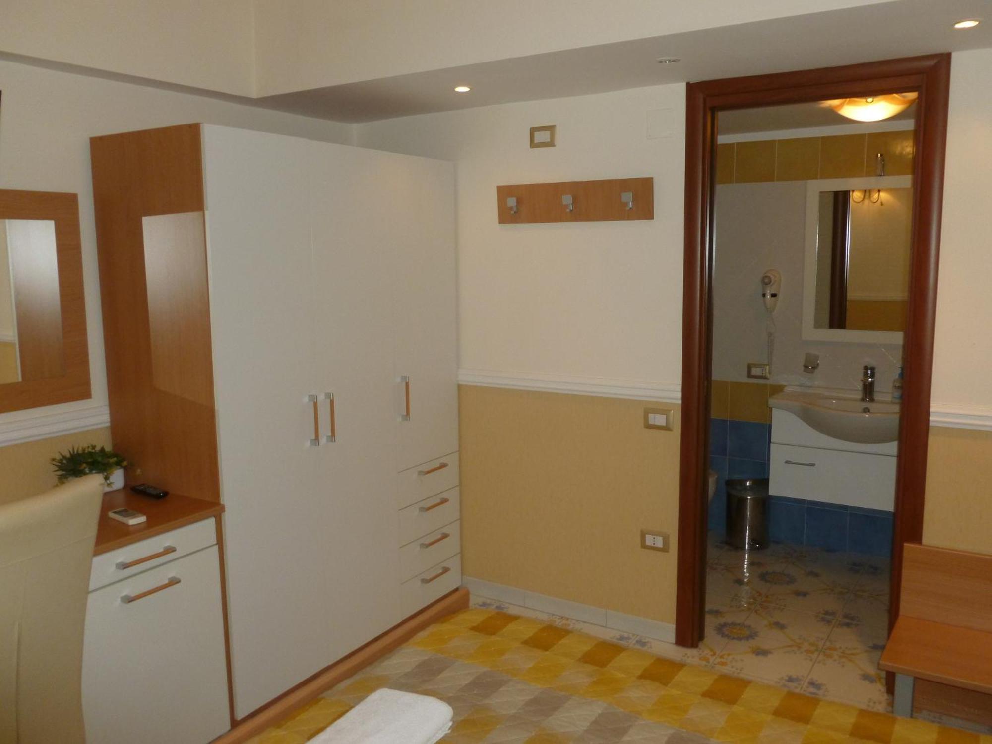 Olimpo Degli Dei 3* Napoli